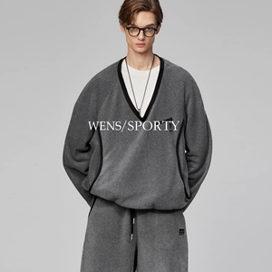 Conjunto Deportivo Unisex de Forro Polar, Sudadera con Cuello en V y Pantalones, Corte Holgado, Estilo Casual para Otoño, Manga Larga, Color Sólido, Cierre con Cordón - Product Image 4