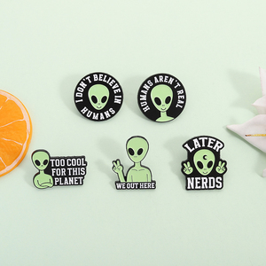 Emmenez-<span class=keywords><strong>moi</strong></span> à votre concessionnaire broche en émail Alien UFO citation broche revers Badge bijoux cadeau pour amis Fans approvisionnement en vrac - Product Image 2