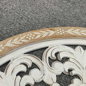 Medallón Decorativo de Madera Maciza Blanqueada, Adorno de Pared con Diseño Floral Tallado, Estilo Moderno Art Deco para Sala de Estar - Product Image 3