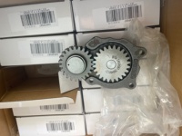 مضخة زيت تشحيم لقطع غيار المحرك SAA6D102E-2 PC200-7، رقم القطعة 6738-51-1100 6731-51-111 6738511100 673151111، مضخة زيت تعمل بعمود الكرنك