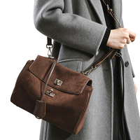 Tas Selempang Kulit Suede Asli untuk Wanita dengan Tutup Atas, Pegangan, dan Tali Bahu untuk Kantor dan Perjalanan, Logo Dapat Disesuaikan Sepenuhnya