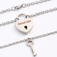 Bijoux maître-esclave de style serrure gravés avec une serrure en forme de coeur pour collier de couple de bonnes filles avec pendentif serrure à clé