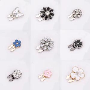 Servizio OEM Personalizzato: Copribottoni Decorativi in Lega di Zinco con Perle e Strass, Ecologici, per Camicie da <span class=keywords><strong>Uomo</strong></span> e Donna - Product Image 1