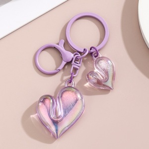 Nuovo Portachiavi Colorato in Acrilico a Doppio Cuore, Ciondolo Olografico Mini Carino per Zaino e Borsa, Regalo Dolce per Ragazze e Donne - Product Image 5