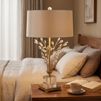 Lampe de table LED dorée moderne avec abat-jour en fer et cristal, sans fil, écologique, à intensité variable, alimentation CA pour chambre, salon, hôtel