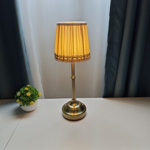 Wohnraumdekoration Stilvolle Moderne Design-Tischlampe mit Einfacher DC-Touchsteuerung, LED, Stoffschirm und Metallgehäuse - Product Image 4