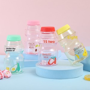 Garrafa de Água Plástica Kawaii de 480ml com Alça, Garrafa de Bebida em Forma de Yakult, Garrafa de Leite em Forma de Caixa para Crianças/Meninas/Adultos - Product Image 3