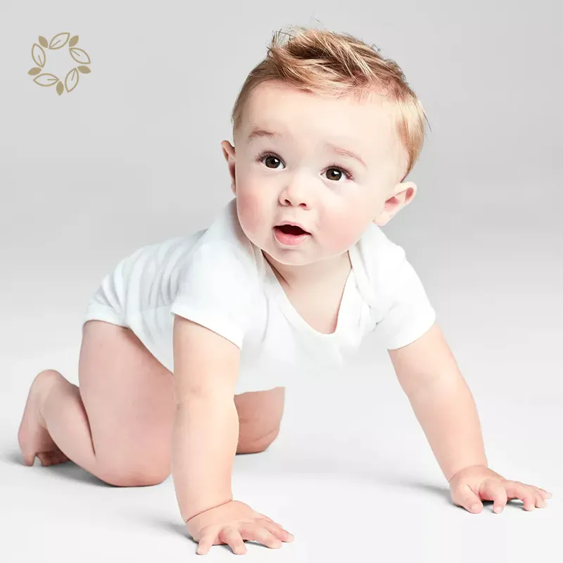 Organik bambu beyaz kısa kollu Onesie sürdürülebilir beyaz bodysuit bebek çevre dostu bebek tulum onesie