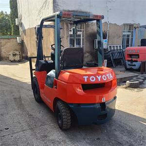 Chariot élévateur d'occasion Toyota FD20 2T Diesel, capacité de 2 tonnes, poids de 4500 kg, 0-2000 heures d'utilisation, d'origine japonaise, Hefei, en vente - Product Image 4
