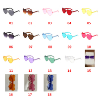 L615 Tendance Transparent Couleur Bonbon Lunettes En Forme D'amour Sans Cadre Lunettes De Fête En Forme De Coeur Surdimensionné Lunettes De Soleil Sans Monture