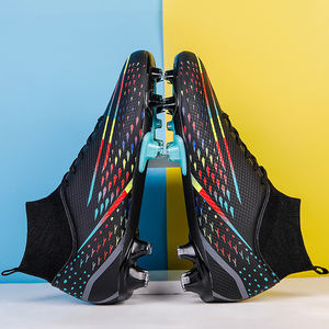 بيع بالجملة موضة مضادة للانزلاق نمط جديد للرياضة في الهواء الطلق الرجال ارتفاع خفيفة الوزن للماء أحذية كرة القدم - Product Image 1