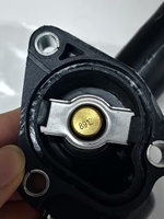Boîtier de thermostat 8200954328 110603026R 110605536R pour Renault Captur Clio Duster Logan Megane Dacia Nissan Pièces détachées