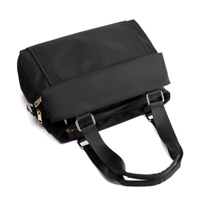 Sac fourre-tout noir ZhongHong, durable et tendance, sac à bandoulière grande capacité avec fermeture éclair et rivets, doublure en polyester, portable, pour femme, usage quotidien - Product Image 3