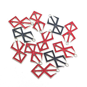 Pendentif Anime Berserk Legends en alliage, porte-clés octogonal, options de couleurs rouge et noir pour accessoires de collier - Product Image 2