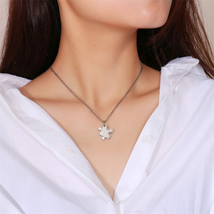 Collar de pareja con rompecabezas de corazón de acero inoxidable para regalo de San Valentín, color negro y plateado - Product Image 3