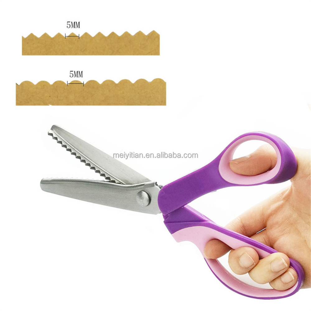 Haqiqiy kamming dildo Konvulsiyalarga qadar sikishadi