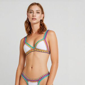 Sujetador triangular Conjunto de 2 piezas Cuerdas de <span class=keywords><strong>bikini</strong></span> con estampado de secado rápido Tallas grandes XS Spandex/Nylon con servicio de impresión OEM <span class=keywords><strong>Bikini</strong></span> bajo Moq - Product Image 1