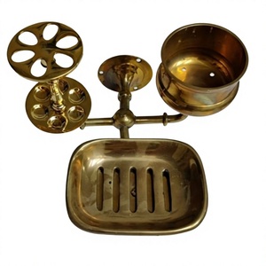 Accessoires de salle de bain de luxe en laiton artisanal, style antique, avec porte-savon, porte-serviettes, gobelet et support pour brosses à dents, designs personnalisables, pour usage domestique moderne - Product Image 1