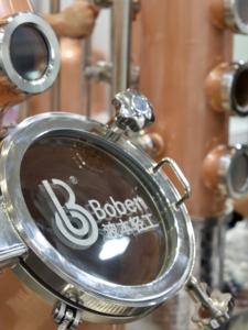 Équipement de distillation multifonction Boben 1000L à capacité personnalisable, alambic en cuivre <span class=keywords><strong>rouge</strong></span> pour la <span class=keywords><strong>vodka</strong></span>, distillateur d'alcool, fonctionnement facile - Product Image 4