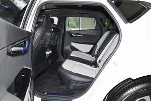 <span class=keywords><strong>Kia</strong></span> <span class=keywords><strong>EV6</strong></span> <span class=keywords><strong>GT</strong></span>-<span class=keywords><strong>Line</strong></span> RWD <span class=keywords><strong>2023</strong></span>, SUV électrique haute performance avec une autonomie de plus de 700 km, design époustouflant et technologie de pointe, véhicule d'occasion - Product Image 4