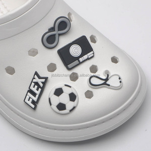 Nuevo Diseño 2025 UNN para Star Wars, Inside Out, <span class=keywords><strong>Karol</strong></span> <span class=keywords><strong>G</strong></span>, Perros y Gatos, para Niños, Flores de Goma, Dijes para Zapatos de Diseñador - Product Image 4