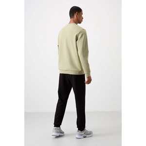 Conjunto Deportivo para Hombre, Color Verde Claro y Negro, Algodón, Corte Cómodo, Casual, Manga Larga, Estilo Adulto - Product Image 1