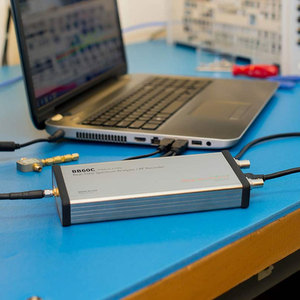 Analyseur électronique en temps réel SIGNAL HOUND BB60C 9kHz à 6GHz Vitesse 24GHz/s Garantie 1 an Qualité professionnelle Fabriqué aux États-Unis - Product Image 2
