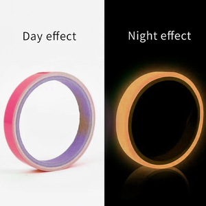Ruban Lumineux Fluorescent Vert 5m x 10mm, Bande Réfléchissante pour Éclairage au Sol et Escaliers, Anti-Adhésif - Product Image 2