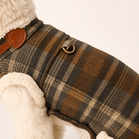 Modischer Hamolly Brauner Karierter Kätzchen-Mantel mit Dicker Sherpa-Fütterung und D-Ring-Leine für Outdoor-Spaziergänge