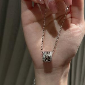 สร้อยคอเงินแท้ S925 รุ่น Wenchi ลายดอกไม้ CNC ดีไซน์เรียบง่าย ทันสมัย สไตล์วินเทจ ประดับจี้รูปทรงสี่เหลี่ยม ระยิบระยับ เหมาะสำหรับใส่กับเสื้อสเวตเตอร์ - Product Image 4