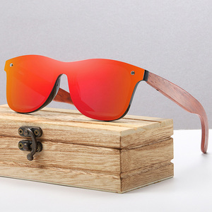 Marque privée Ray Polarisées Unisexe En <span class=keywords><strong>Bois</strong></span> Cadre En <span class=keywords><strong>Bois</strong></span> Lunettes De Soleil Logo Personnalisé lunettes de Soleil à <span class=keywords><strong>Monture</strong></span> En Bambou Pour Les Femmes - Product Image 1