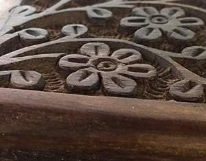 युकेमिन पुष्प नक्काशीदार हस्तनिर्मित लकड़ी के बक्से गहने, सिक्कों, कार्ड, छोटे खजाने के भंडारण के लिए आदर्श है। - Product Image 2