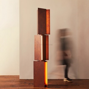 Lámpara de pie de madera estilo Wabi Sabi H1800, color rojo óxido, fuente de luz LED, para decoración creativa japonesa de hoteles y casas de huéspedes. - Product Image 3