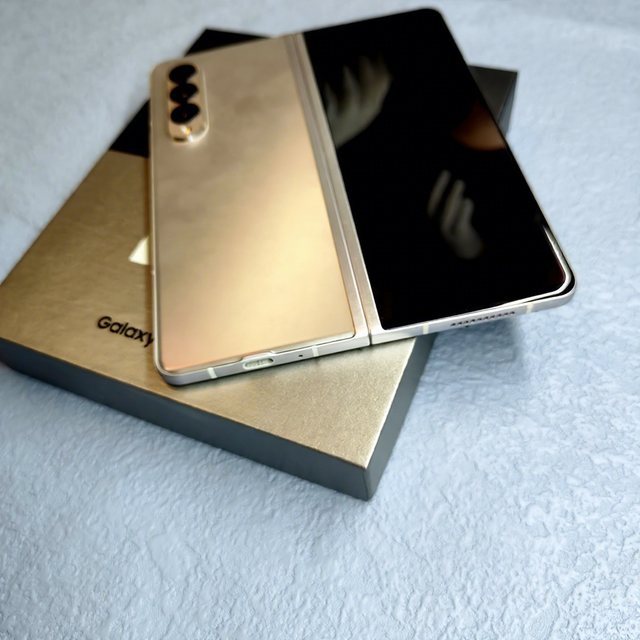 Wholesale Used for Z Fold3 5G Phone 12GB RAM and 256GB/512GB ROM Foldable Design with Facial Unlock Support