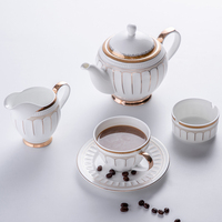 Assiettes, bols et tasses en porcelaine fine P&T Luxury Bone China avec bordure dorée pour hôtel, restaurant, banquet, restauration fine, vente en gros