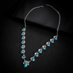 Collana Boho con Turchese, Ciondolo in Pietra Naturale Bianca e Verde per Donne e Ragazze - Product Image 2