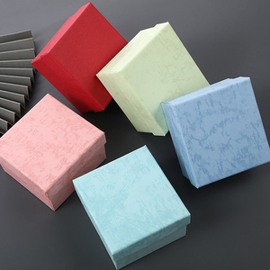 กล่องของขวัญเครื่องประดับขนาดเล็กพิมพ์โลโก้ KAKA แบบกำหนดเอง กล่องบรรจุภัณฑ์กระดาษแข็งอ<span class=keywords><strong>ย</strong></span>่างดีพร้อมโบว์สำหรับสร้อ<span class=keywords><strong>ย</strong></span>คอ <span class=keywords><strong>แหวน</strong></span> แว่นตา - Product Image 2