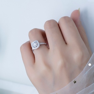 แหวนทองคำแท้ Messi Jewelry รุ่น MS-572 ราคาล่าสุด แหวนทอง 18k สำหรับผู้หญิง ประดับเพชรแล็บ 1 กะรัต ทรง Halo - Product Image 3