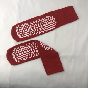 Calzini alla caviglia per dormire in poliestere 100% sostenibili punti di gomma per l'ospedale - Product Image 5