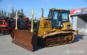 Topadora de Orugas Komatsu D6K Usada Original, Modelo 2022, Motor Cummins de 160HP, Capacidad de Nivelación de 8.6m, Alta Calidad a Precio Económico - Product Image 2