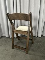 Chaise pliante rembourrée en résine Wimbledon pour hôtels et événements extérieurs, idéale pour les mariages (vente en gros)