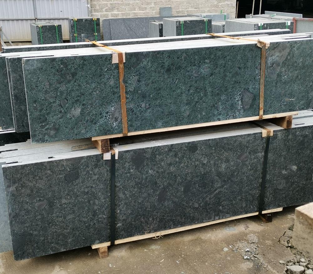 สีเขียว