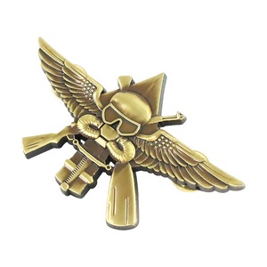 Insignia magnética <span class=keywords><strong>de</strong></span> pano para Dron, insignia <span class=keywords><strong>de</strong></span> aviación, alas <span class=keywords><strong>de</strong></span> metal personalizadas, alfileres <span class=keywords><strong>de</strong></span> solapa - Product Image 3