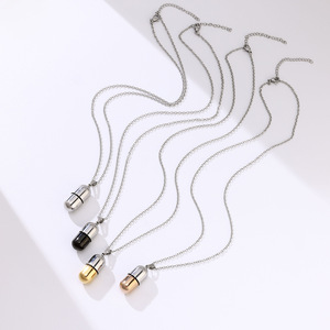 Collier pendentif capsule étanche en acier inoxydable PVD |   Breloque souvenir en forme de silo à poudre scellé pour les voyages | Bijoux au design élégant - Product Image 5
