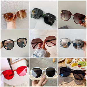 Gafas de Sol Qianai de Moda, Estilo Coreano, Montura Grande Irregular, Protección UV400, Montura de PC, Unisex, Tipo 3 - Product Image 1