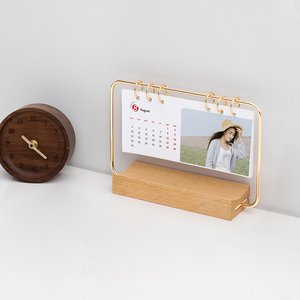 Calendrier de bureau multifonctionnel Base en bois Cadeau Carte en bois Photo Message Folder Support de calendrier en bois - Product Image 5