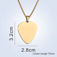 Pendentif en acier au titane transfrontalier collier de sélection de guitare en métal inoxydable sans décoloration en forme de coeur à la mode plaqué or pour hommes femmes
