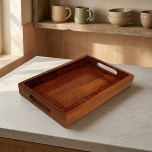 Plateau de service en bois d'acacia véritable poli à la main de qualité supérieure B.S INTERNATIONAL, compatible lave-vaisselle et micro-ondes - Product Image 1