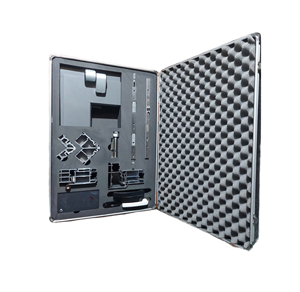 Boîtier portable en aluminium et contreplaqué avec insert en mousse sur mesure pour accessoires de quincaillerie de vitrage et coque de présentation - Product Image 1