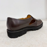 Sepatu Loafer Oxford Pria Formal Tali Silang Outdoor Sol Tebal Empuk Musim Panas Bernapas Ukuran Besar Kustom Pabrik